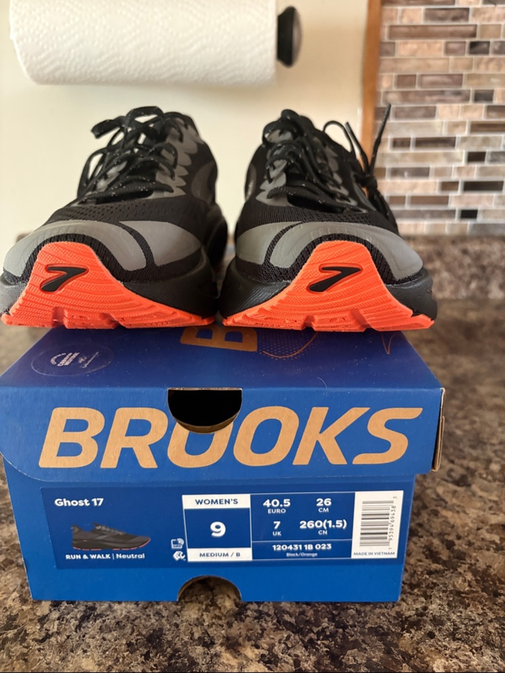 Brooks Ghost 17 Women’s Running Shoes - Black & Gray new never worn - Picture 2 of 5